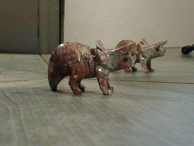 dinosaure102.jpg dinosaure102.jpg